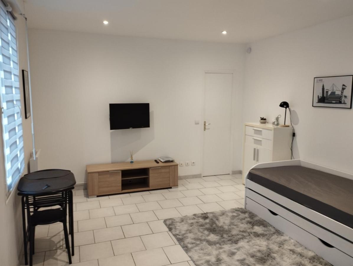 Charmant Studio Canape Lit Netflix Prime Video Dazn Wifi Le Havre Extérieur photo